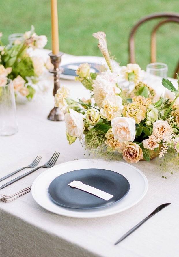 tuckahoe-richmond-virgina-wedding-amy-cherry-lauren-emerson-james-rental-modern-party-black-flatware