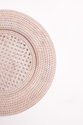 whitewashed-rattan-charger-charlottesville-virginia-wedding-event-rental
