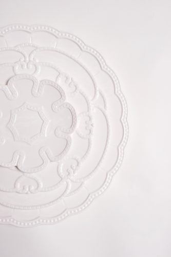 white-pattern-charger-plate-charlottesville-virginia-wedding-event-rental